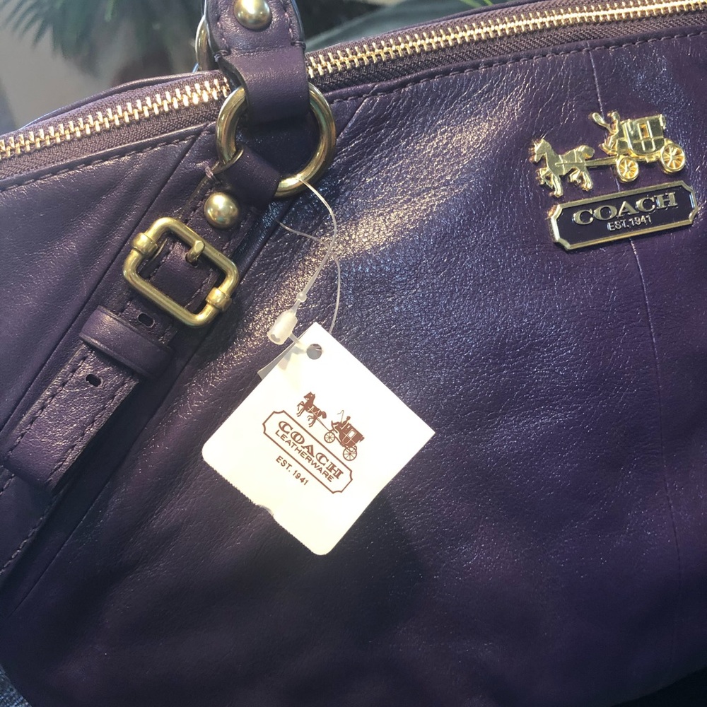 Authentic Coach - Picture 2 of 8